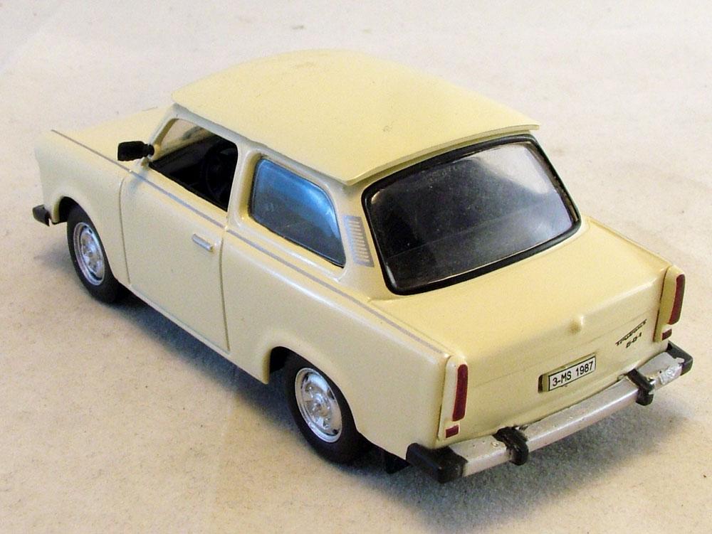 Revell Trabant 601 Universal