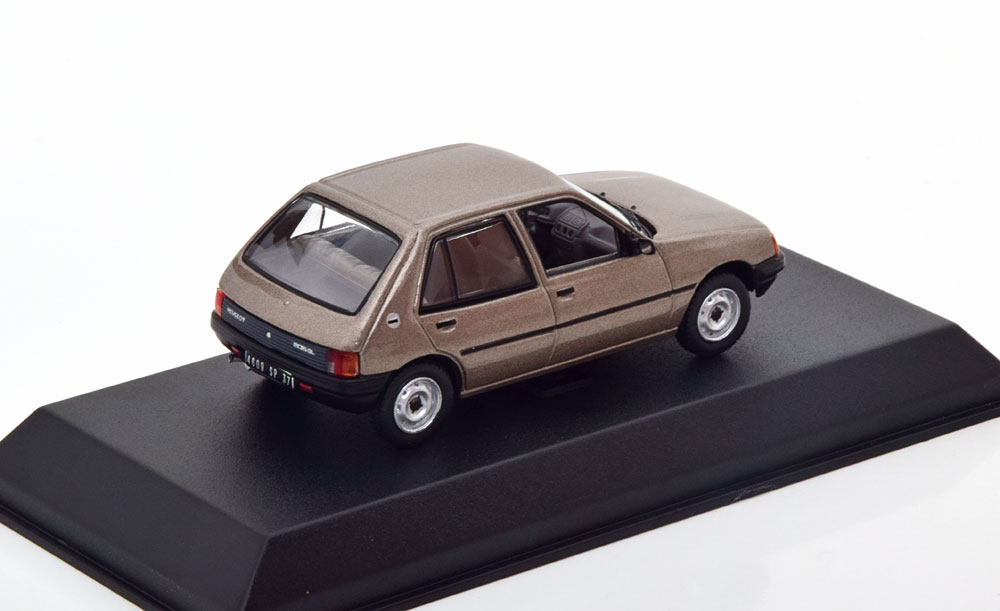 PEUGEOT 205 GL (1988), light brown-metallic