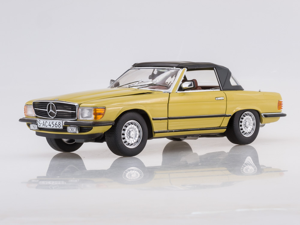 MERCEDESBENZ 350 SL Closed Convertible (1977 ), mimosa yellow