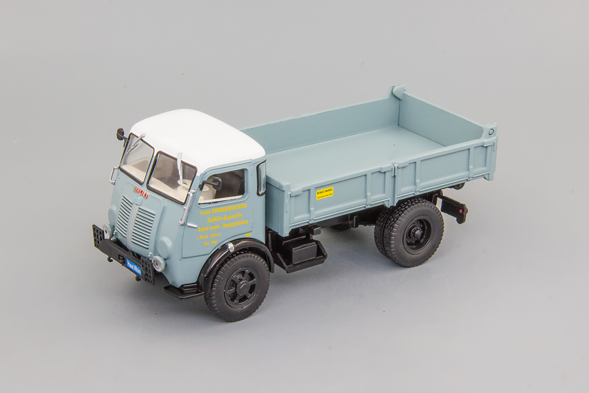 Camioin benne Berliet GLB 5B 4x4 gris - Collection Hachette - Voiture