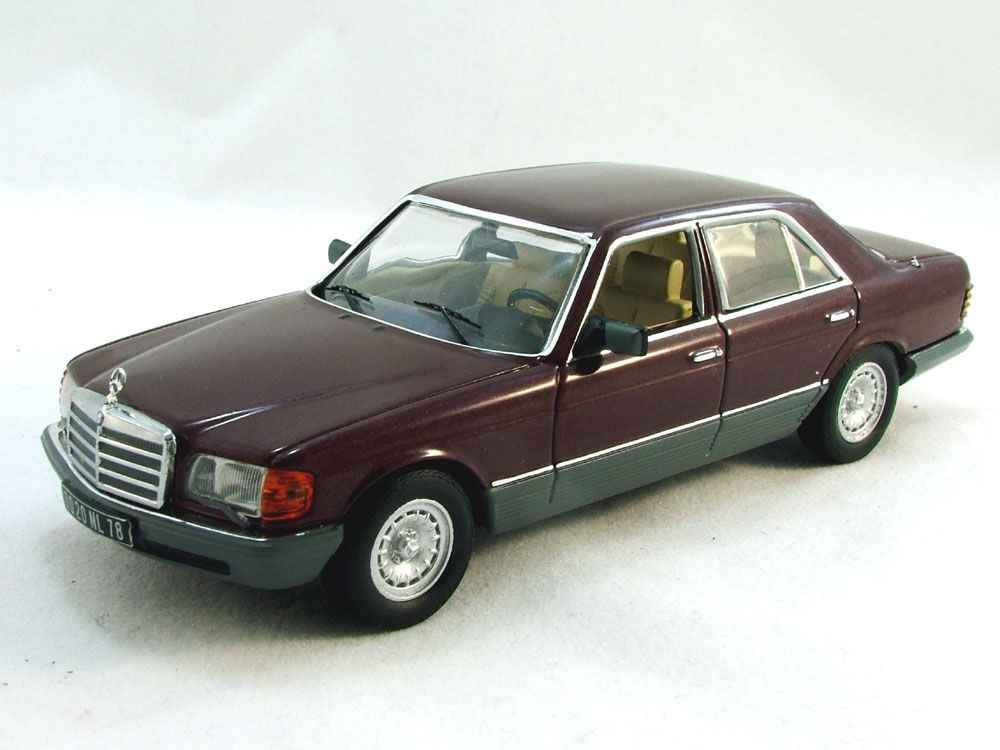 MERCEDES-BENZ 500 SE W126 (1980), bordeaux and grey