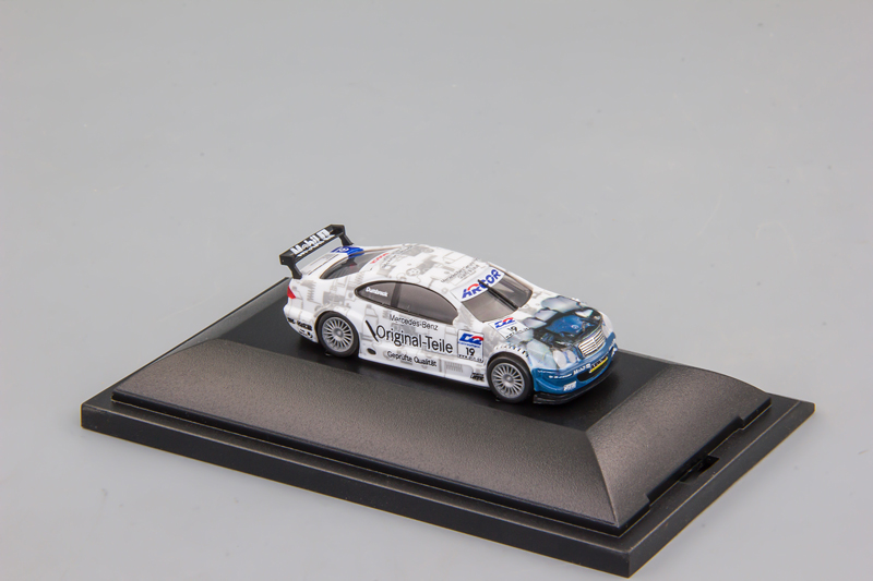 AUTOart 1:43 B. Schneider D2 AMG Mercedes CLK #1 Gagnant DTM 2000 MB B66961908 modèle voiture