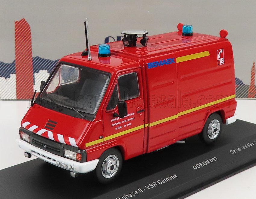 master t30d van vehicule de secours d'urgence aux asphyxies marseille marine sapeurs pompiers 1980 - red white master t30d van vehicule de secours d'urgence aux asphyxies marseille marine sapeurs pompiers 1980 - red white