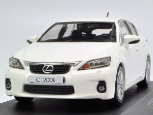 LEXUS CT200h, white